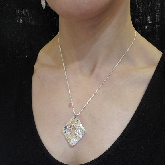 Swarovski Crystal diamond druzy Aurora Borealis pendant - Picture 5 of 7